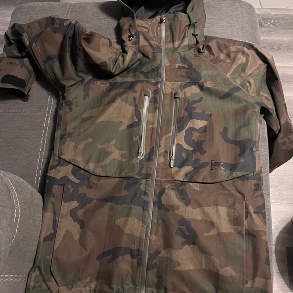 Mens Burton Came gore-Tex AK jacket - Picture 6 of 6
